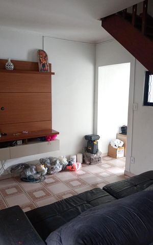 Casa à venda com 60m², 3 quartos e 1 vaga Casa à venda com 60m², 3 quartos e 1 vagaSala