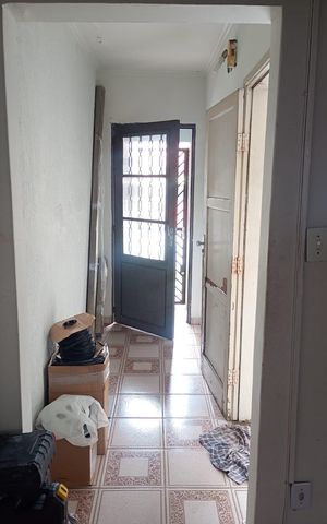 Casa à venda com 60m², 3 quartos e 1 vaga Casa à venda com 60m², 3 quartos e 1 vagaCorredor