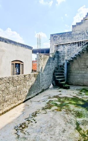 Casa à venda com 80m², 5 quartos e 2 vagasQuintal