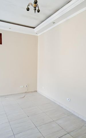 Casa à venda com 80m², 5 quartos e 2 vagasSala