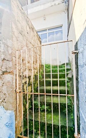 Casa à venda com 80m², 5 quartos e 2 vagasQuintal