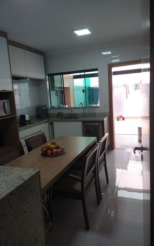 Casa à venda com 127m², 3 quartos e 2 vagas Casa à venda com 127m², 3 quartos e 2 vagasCopa