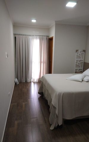 Casa à venda com 127m², 3 quartos e 2 vagas Casa à venda com 127m², 3 quartos e 2 vagasQuarto