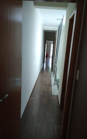 Casa à venda com 127m², 3 quartos e 2 vagas Casa à venda com 127m², 3 quartos e 2 vagasCorredor
