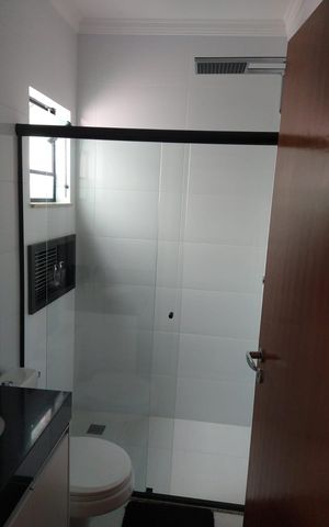 Casa à venda com 127m², 3 quartos e 2 vagas Casa à venda com 127m², 3 quartos e 2 vagasBanheiro