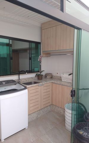 Casa à venda com 127m², 3 quartos e 2 vagas Casa à venda com 127m², 3 quartos e 2 vagasÁrea de serviço