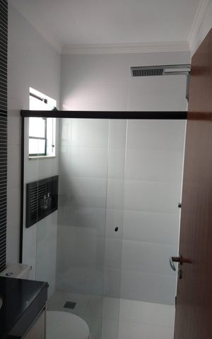 Casa à venda com 127m², 3 quartos e 2 vagas Casa à venda com 127m², 3 quartos e 2 vagasBanheiro