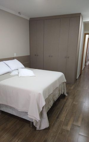 Casa à venda com 127m², 3 quartos e 2 vagas Casa à venda com 127m², 3 quartos e 2 vagasQuarto