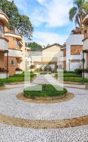 Casa de condomínio à venda com 315m², 4 quartos e 4 vagas Casa de condomínio à venda com 315m², 4 quartos e 4 vagasÁrea comum