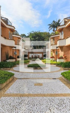 Casa de condomínio à venda com 315m², 4 quartos e 4 vagas Casa de condomínio à venda com 315m², 4 quartos e 4 vagasÁrea comum