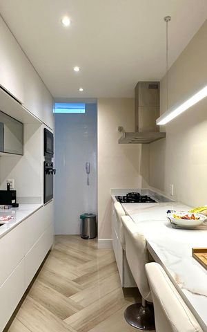 Apartamento para alugar com 220m², 4 quartos e 1 vaga