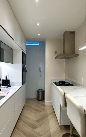 Apartamento para alugar com 220m², 4 quartos e 1 vaga