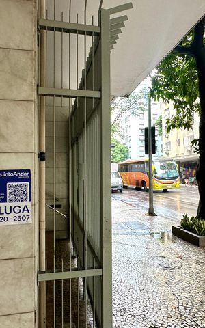 Apartamento para alugar com 220m², 4 quartos e 1 vaga