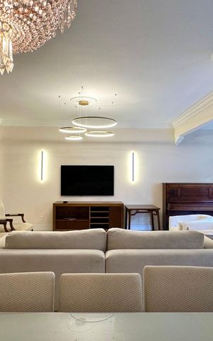 Apartamento para alugar com 220m², 4 quartos e 1 vaga