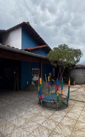 Casa à venda com 206m², 3 quartos e 3 vagas Casa à venda com 206m², 3 quartos e 3 vagasÁrea externa