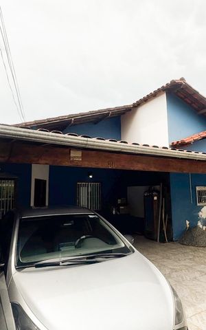 Casa à venda com 206m², 3 quartos e 3 vagas Casa à venda com 206m², 3 quartos e 3 vagasÁrea externa