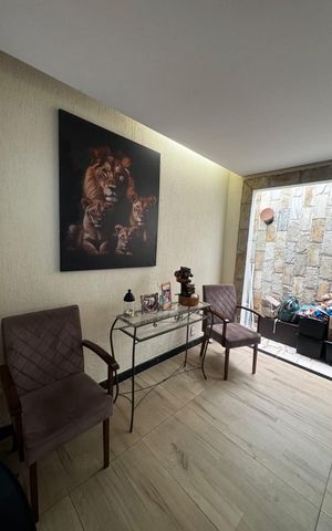 Casa à venda com 206m², 3 quartos e 3 vagas Casa à venda com 206m², 3 quartos e 3 vagasSala