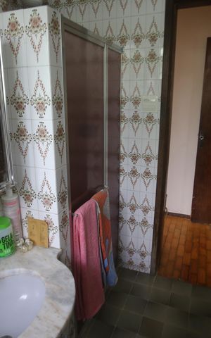Casa à venda com 360m², 4 quartos e 2 vagasBanheiro