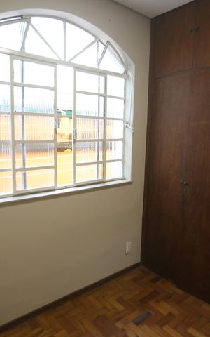 Casa à venda com 360m², 4 quartos e 2 vagasQuarto