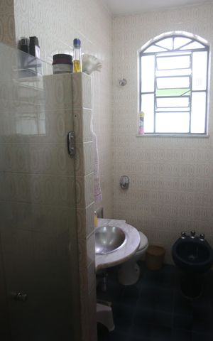 Casa à venda com 360m², 4 quartos e 2 vagasBanheiro