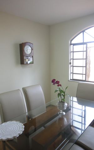 Casa à venda com 360m², 4 quartos e 2 vagasSala de jantar casa 2