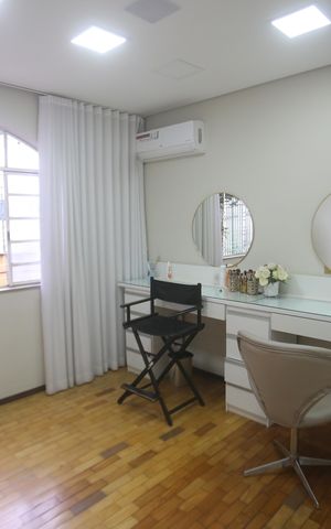 Casa à venda com 360m², 4 quartos e 2 vagasSuite