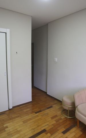 Casa à venda com 360m², 4 quartos e 2 vagasSuite