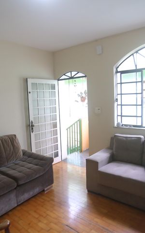 Casa à venda com 360m², 4 quartos e 2 vagasSala casa 2