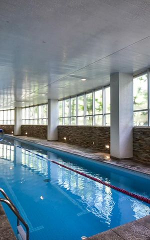 Apartamento à venda com 222m², 4 quartos e 4 vagasPiscina 1