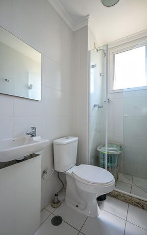 Apartamento à venda com 222m², 4 quartos e 4 vagasBanheiro de Serviço