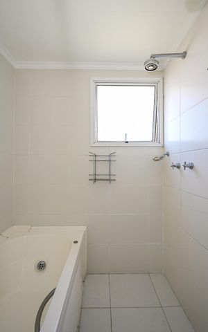 Apartamento à venda com 222m², 4 quartos e 4 vagasChuveiro do banheiro da Suíte 4
