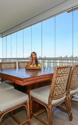 Apartamento à venda com 222m², 4 quartos e 4 vagasVaranda