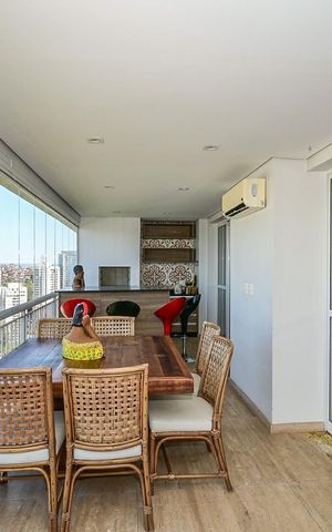 Apartamento à venda com 222m², 4 quartos e 4 vagasVaranda