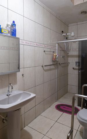 Casa à venda com 250m², 3 quartos e 2 vagasBanheiro