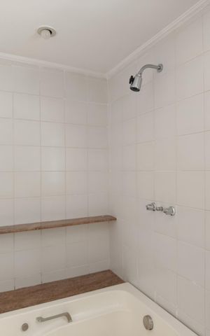 Apartamento à venda com 217m², 4 quartos e 3 vagas Apartamento à venda com 217m², 4 quartos e 3 vagasBanheiro da Suíte