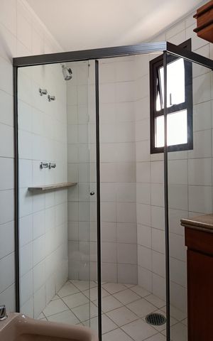 Apartamento à venda com 217m², 4 quartos e 3 vagas Apartamento à venda com 217m², 4 quartos e 3 vagasBanheiro da Suíte
