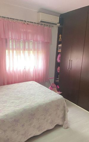 Casa à venda com 360m², 4 quartos e 2 vagas Casa à venda com 360m², 4 quartos e 2 vagasQuarto