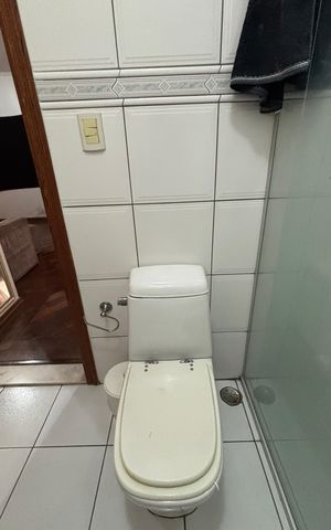 Casa à venda com 238m², 2 quartos e 2 vagas Casa à venda com 238m², 2 quartos e 2 vagasBanheiro da Suíte