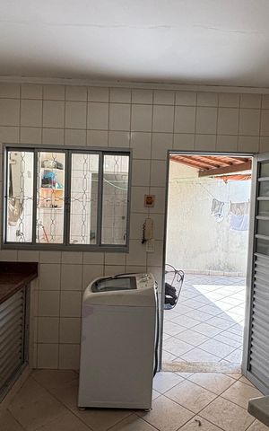 Casa à venda com 238m², 2 quartos e 2 vagas Casa à venda com 238m², 2 quartos e 2 vagasEdícula - Cozinha