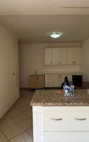 Casa à venda com 238m², 2 quartos e 2 vagas Casa à venda com 238m², 2 quartos e 2 vagasCozinha