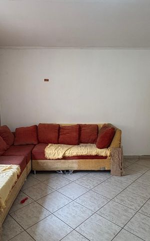 Casa à venda com 238m², 2 quartos e 2 vagas Casa à venda com 238m², 2 quartos e 2 vagasSala