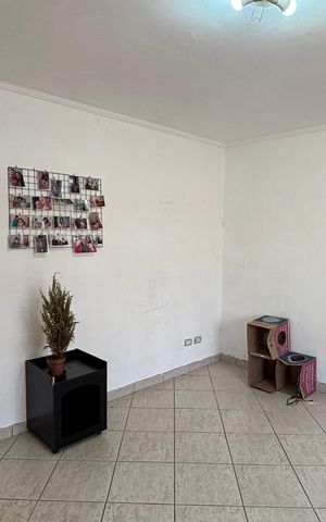 Casa à venda com 238m², 2 quartos e 2 vagas Casa à venda com 238m², 2 quartos e 2 vagasSala
