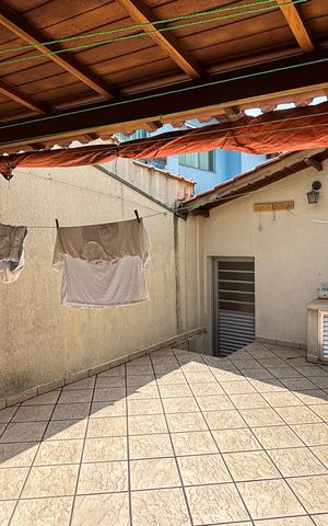 Casa à venda com 238m², 2 quartos e 2 vagas Casa à venda com 238m², 2 quartos e 2 vagasQuintal