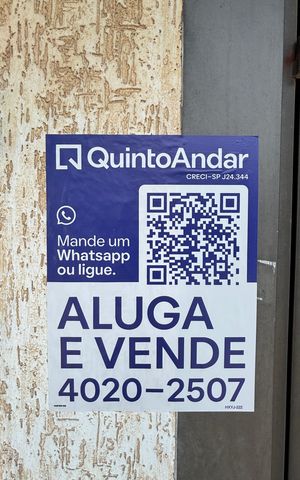 Casa à venda com 238m², 2 quartos e 2 vagas Casa à venda com 238m², 2 quartos e 2 vagasFachada