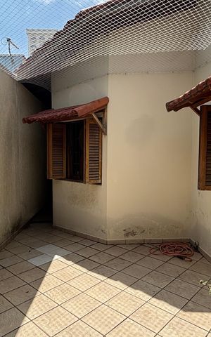 Casa à venda com 238m², 2 quartos e 2 vagas Casa à venda com 238m², 2 quartos e 2 vagasQuintal