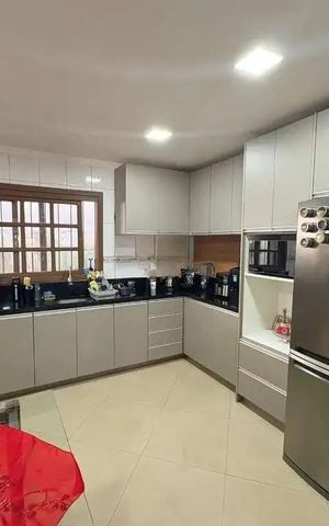 Casa à venda com 200m², 3 quartos e 5 vagas Casa à venda com 200m², 3 quartos e 5 vagasCozinha
