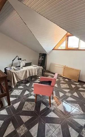 Casa à venda com 200m², 3 quartos e 5 vagas Casa à venda com 200m², 3 quartos e 5 vagasÁrea Comum