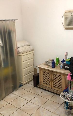 Casa de condomínio à venda com 400m², 4 quartos e 1 vaga Casa de condomínio à venda com 400m², 4 quartos e 1 vagaQuarto