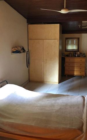 Casa de condomínio à venda com 400m², 4 quartos e 1 vaga Casa de condomínio à venda com 400m², 4 quartos e 1 vagaQuarto