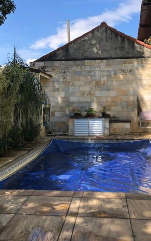 Casa de condomínio à venda com 400m², 4 quartos e 1 vaga Casa de condomínio à venda com 400m², 4 quartos e 1 vagaÁrea externa